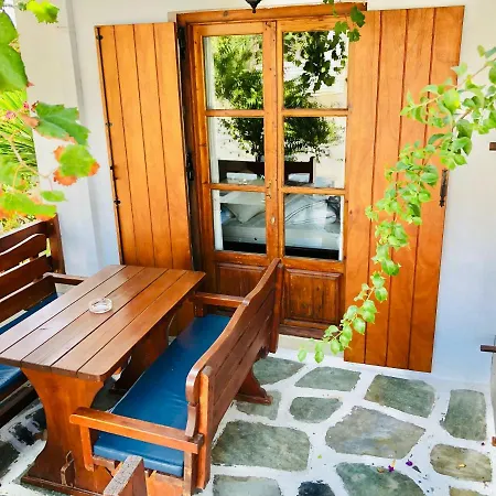 Batistas * Naousa (Paros)